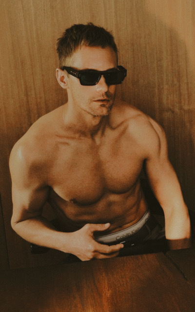 Alexander Skarsgard  - Page 2 R3EgICob_o