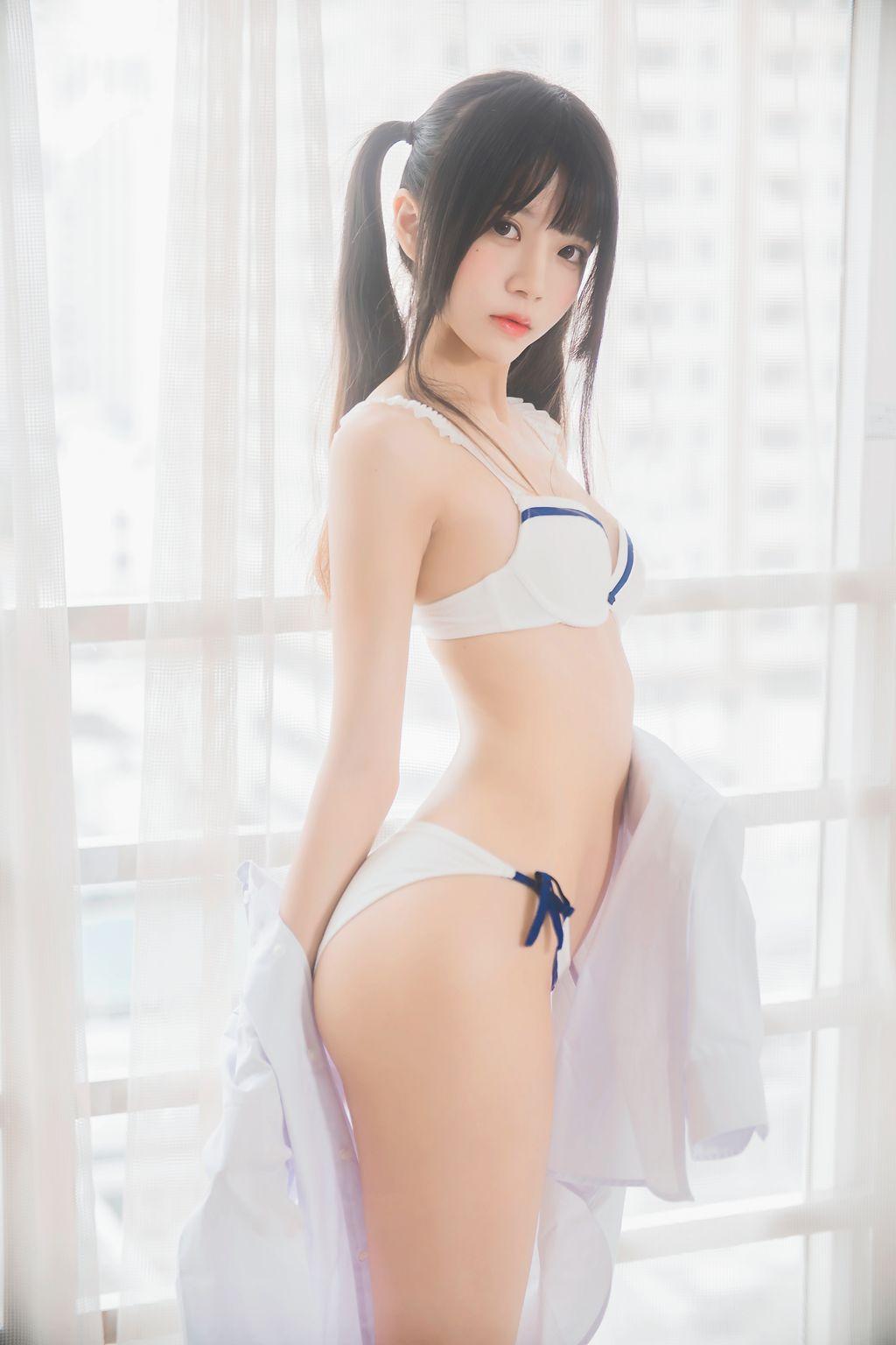 Coser @ 桜 桃 喵 Vol.073: 白 衬衫 双 马尾 (47 photos)(5)