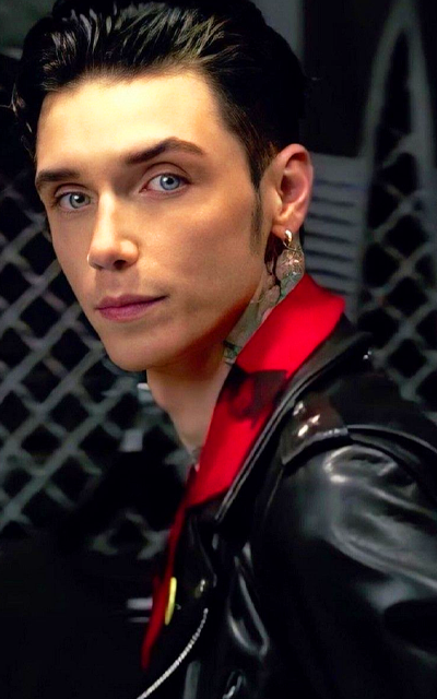 Andy Biersack VdWgIBQe_o