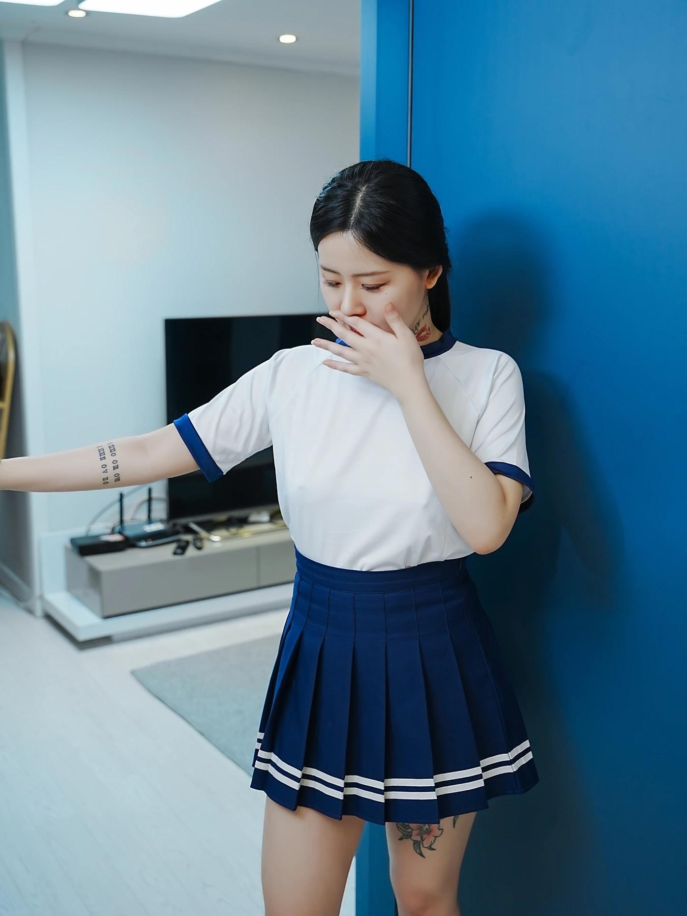 Choi Ri 최리, Photobook Vol.01 「Bloomers」 Set.01(4)