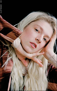 Hunter Schafer UPuHAlXZ_o