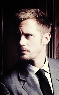 Alexander Skarsgard 3kZokN1d_o