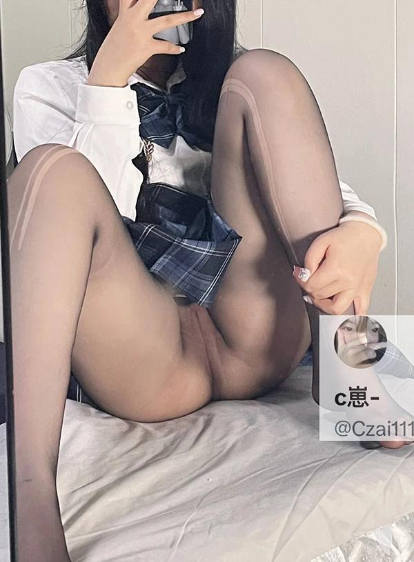 白虎福利姬@霉柿崽 C崽尺度私拍视图合集(9)