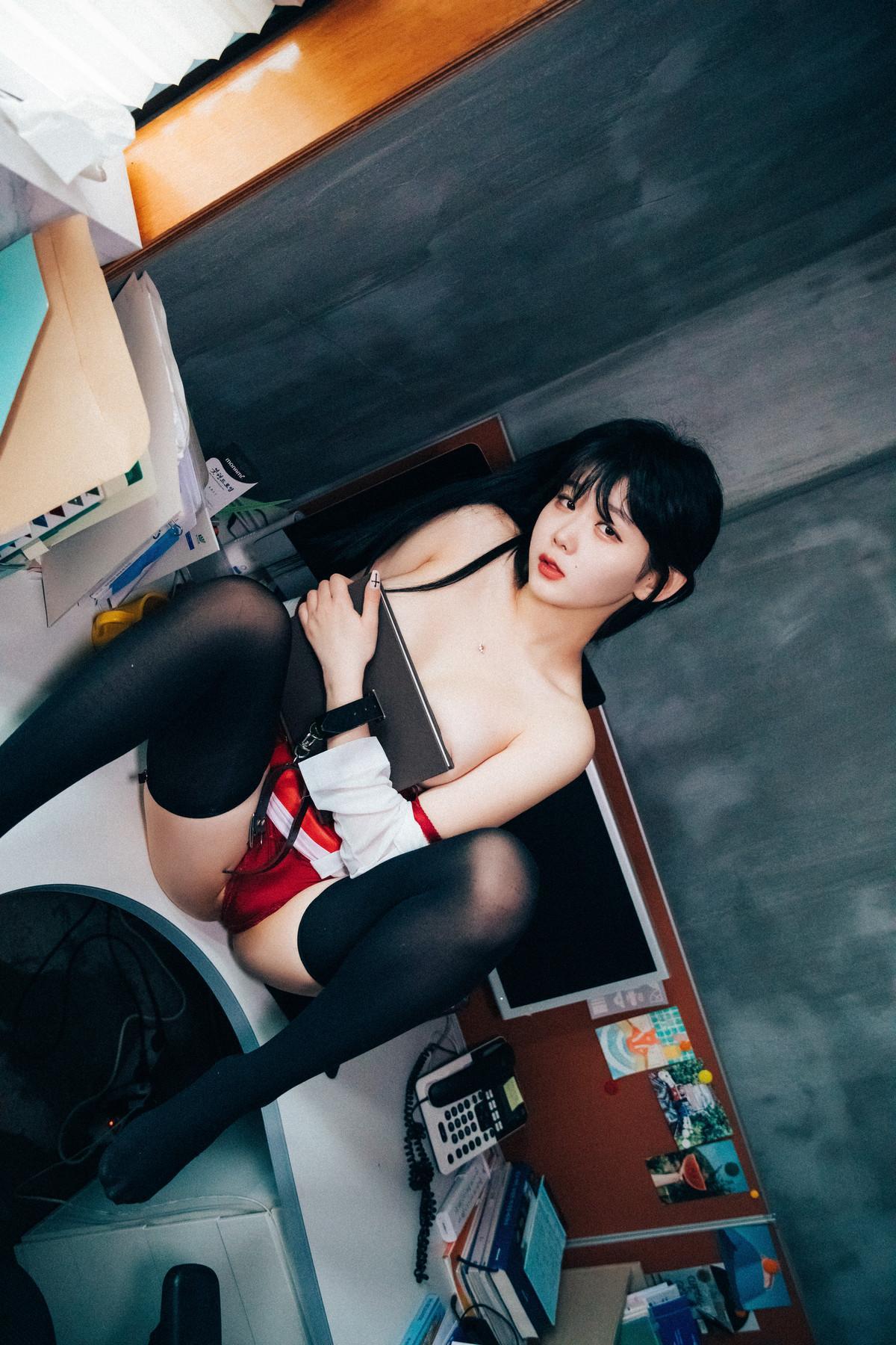 ZIA.Kwon 권지아, Loozy ‘Office Slave’ Set.05(36)