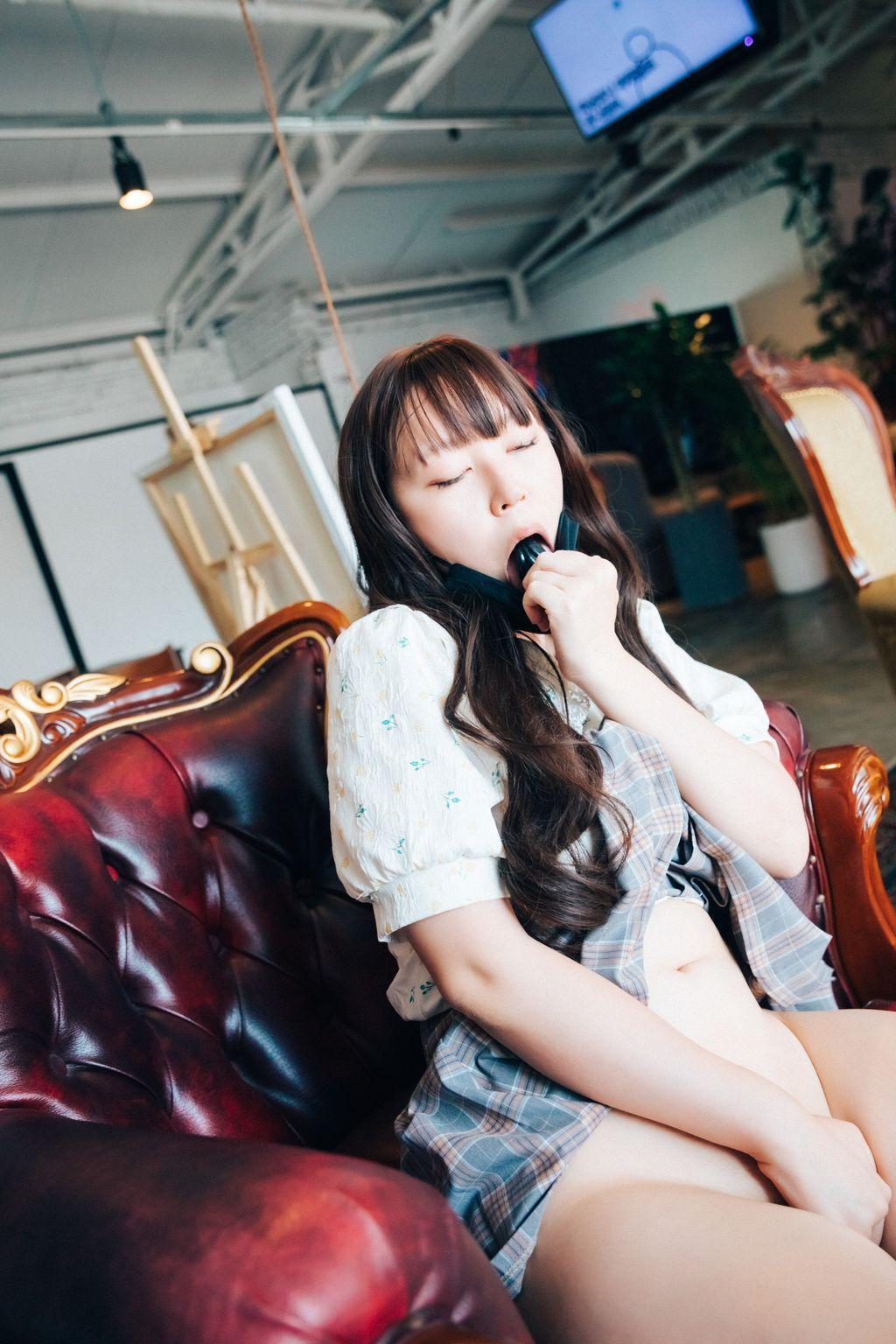 [Loozy] Mozzi (모찌): Pee Dog Play (104 photos )(75)