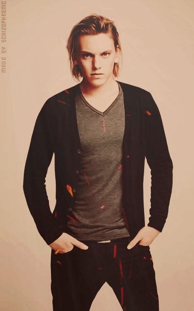 Jamie Campbell-Bower Noc6EDGy_o