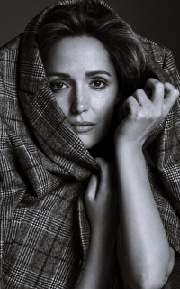 Rose Byrne Zg8jDTz4_o