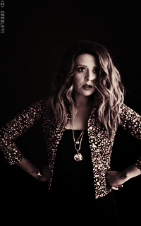 Natasha Lyonne NgQjVhZj_o