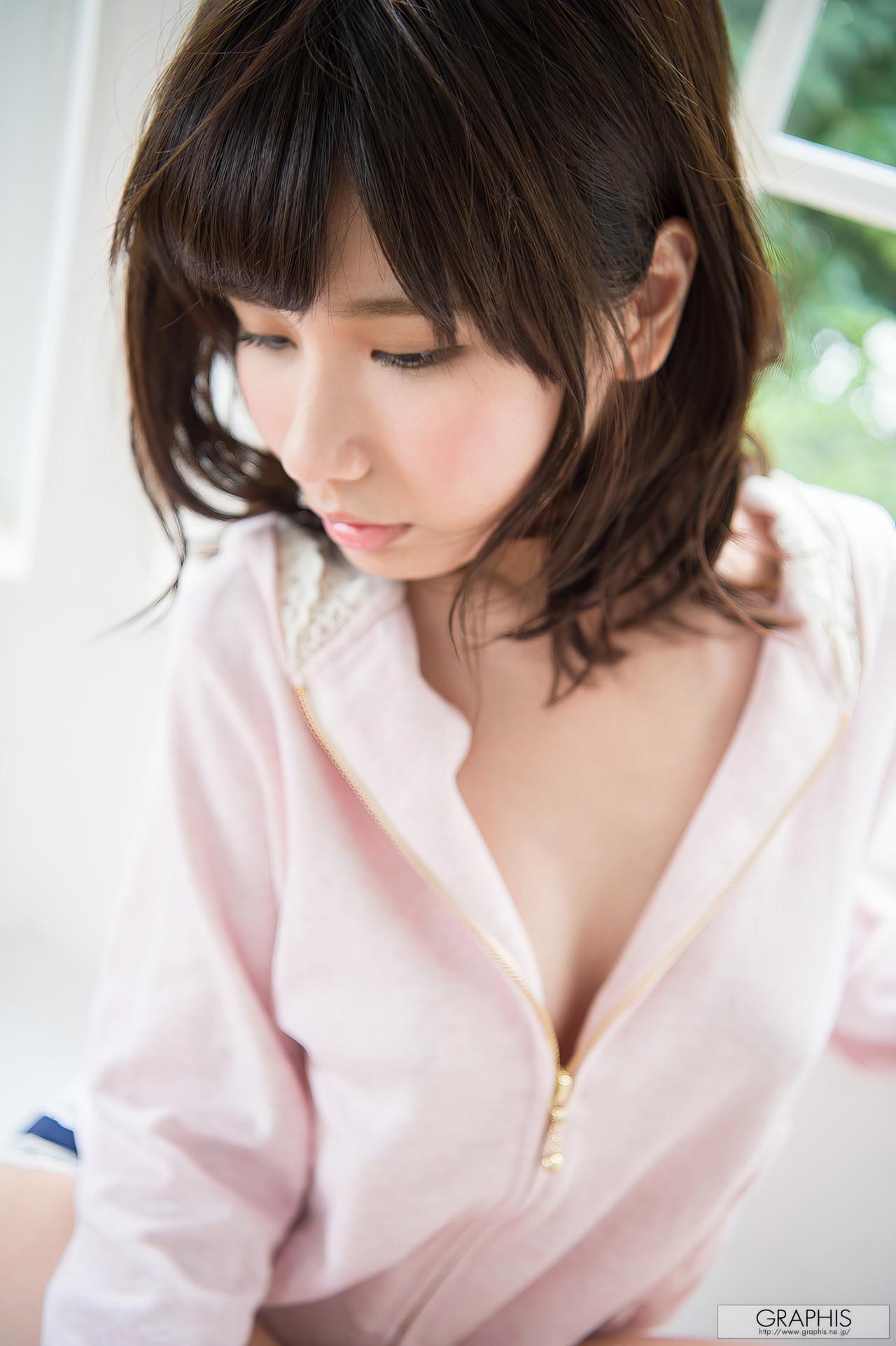 Mii Kurii 栗衣みい, [Graphis] First Gravure 初脫ぎ娘 Vol.02(2)