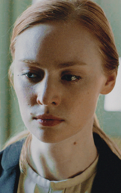 Deborah Ann Woll RA1gu3Ls_o