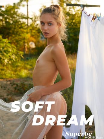 [SuperbeModels.com] 2021.07.07 Amelie Lou (Clarice) - Soft Dream [Glamour] [3600x2400, 115 photos]