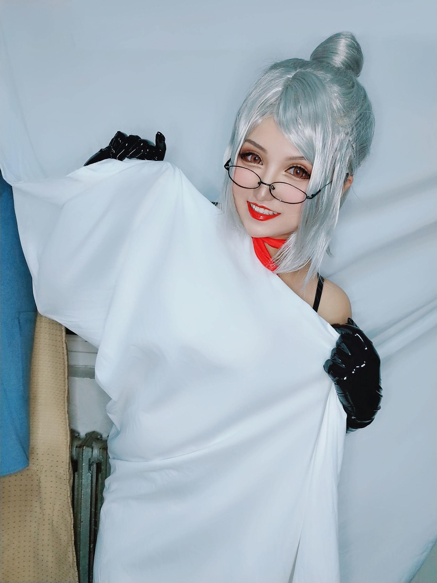 [网红Coser] 夏鸽鸽不想起床 《副会长》 写真集(32)