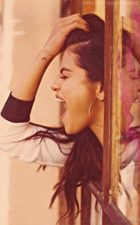 Selena Gomez A6G5x1fw_o