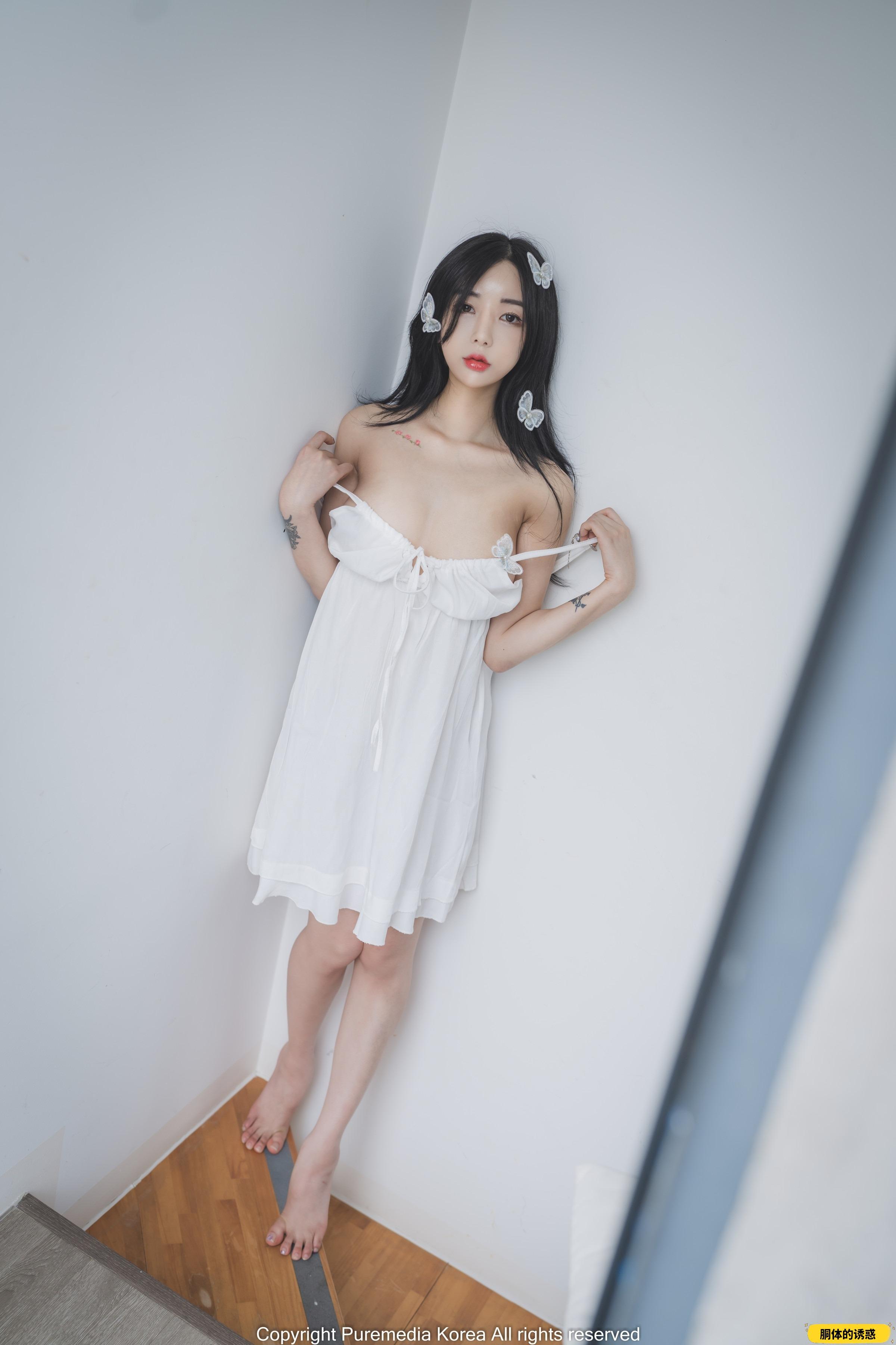 PURE MEDIA VOL.180 Jia Angel on the ground [121P]