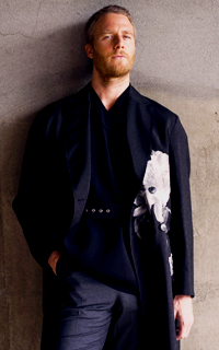 Jake McDorman - Page 2 YbIDhypI_o