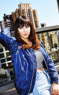 Jackie Cruz ZyQgaB1R_o