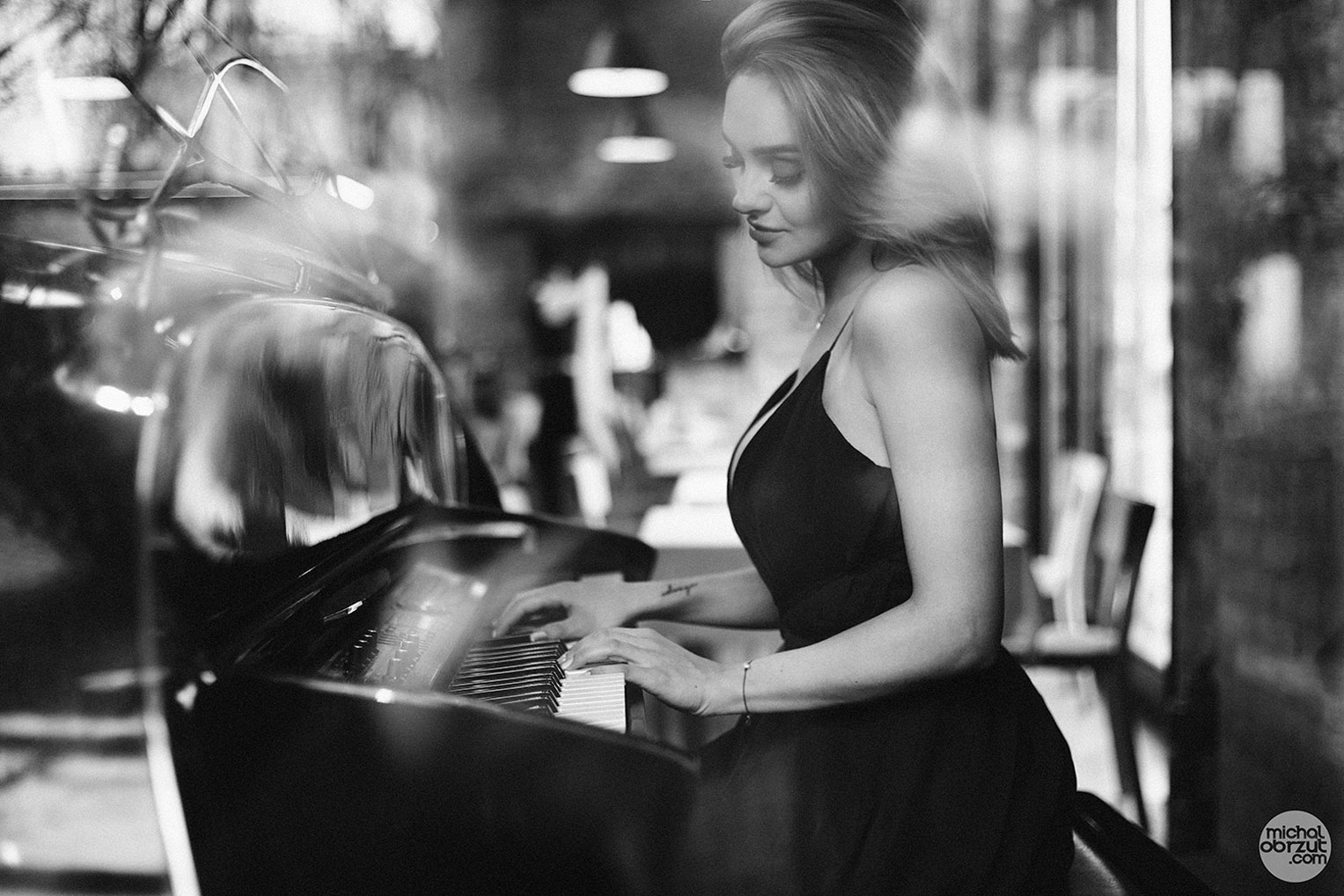 Piano Girl / Sylwia Nowak by Michal Obrzut