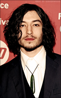 Ezra Miller 1vGmTpOS_o